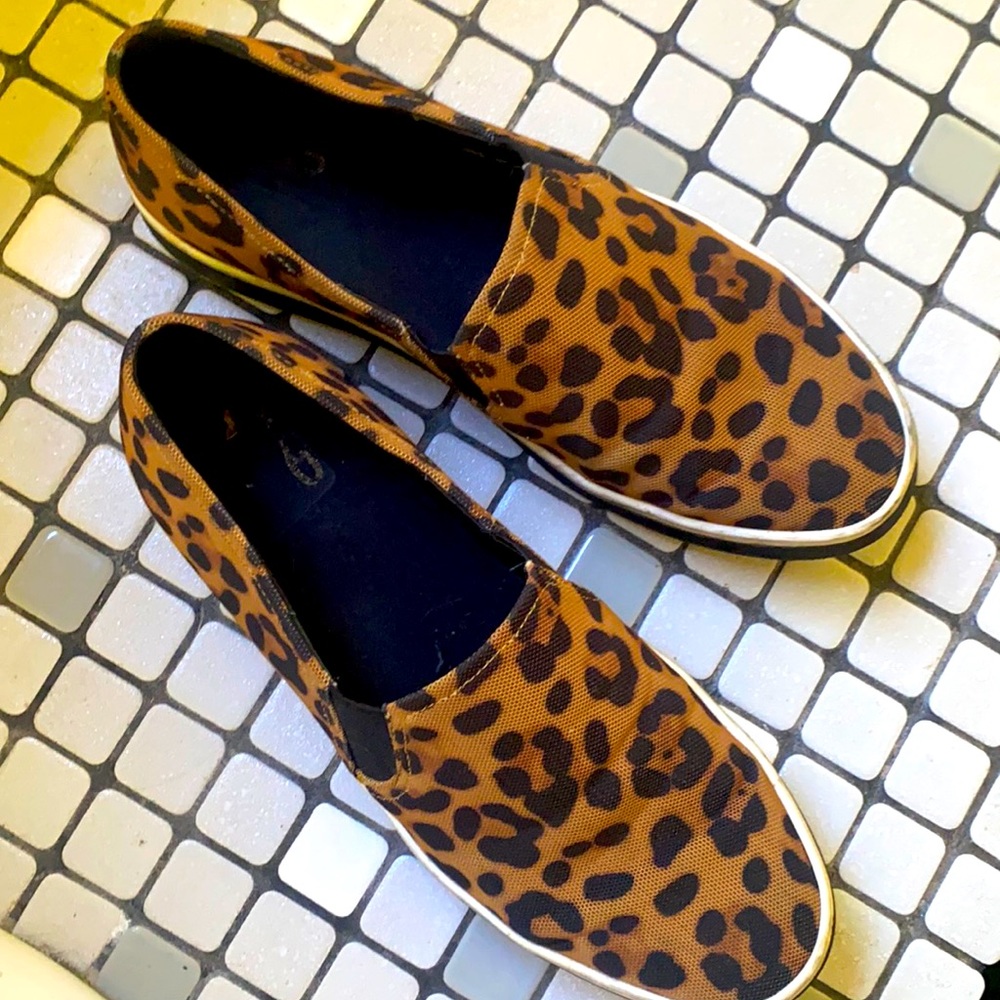 DSW Leopard print ladies shoes size 9